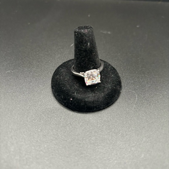 Sterling Silver square faux Diamond Ring size 6.25 beautiful - Picture 11 of 11